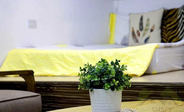 Spring decoration of a bedroom